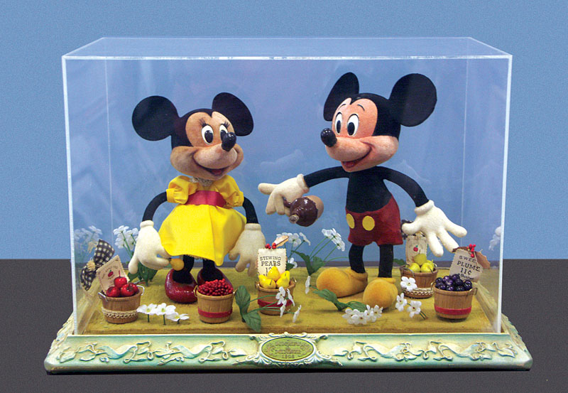 #133	MICKEY AND MINNIE MOUSE SPECIAL DISNEYANA DISPLAY-image